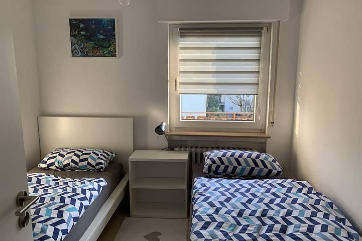 Ganze Wohnung, Cosi Apartment 2Sz + Balkon, Nähe Badesee, Alla-Hopp-Anlage, Einkaufen, Autobahn in Hemsbach, Kurpfalz
