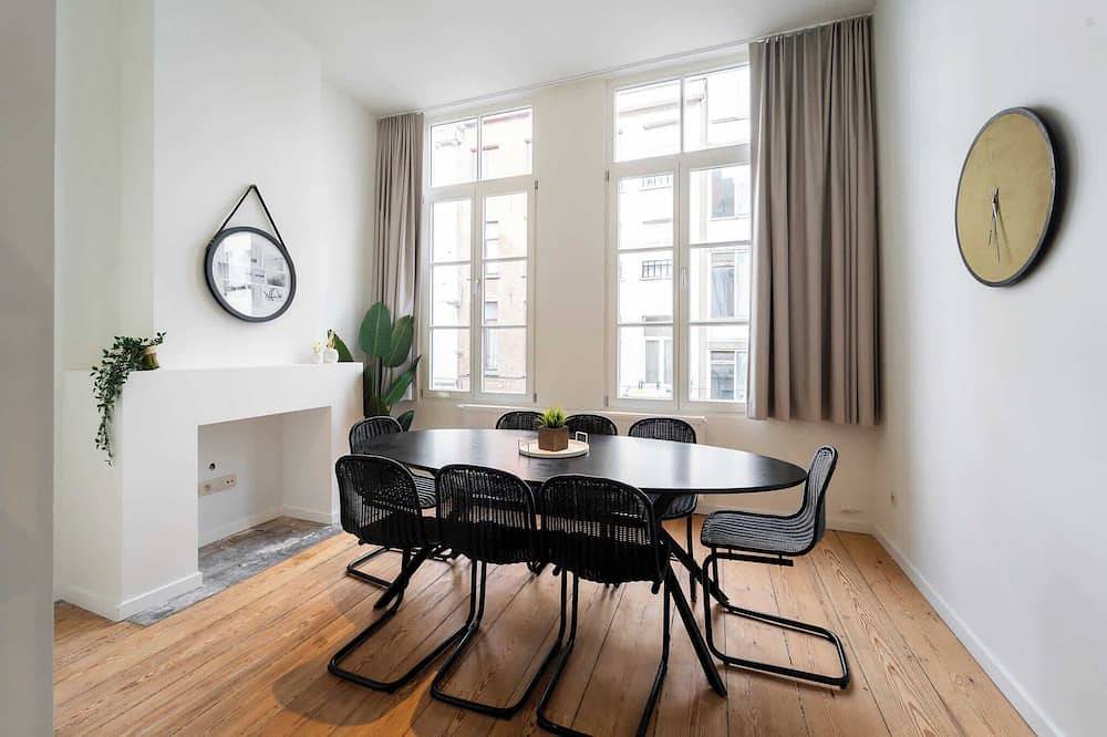 Spacious 7-Person House in the Heart of Antwerp in Antwerpen, Antwerpen en omgeving