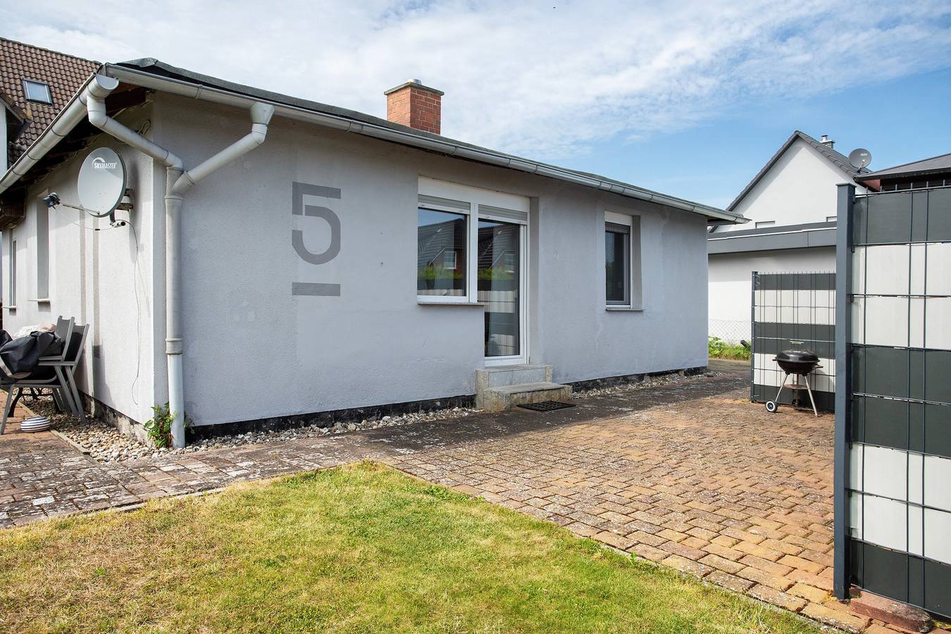 Ferienhaus 'Bungalow Bei Rügen' mit privater Terrasse, privatem Garten und Wlan in Sundhagen, Stralsund Umland