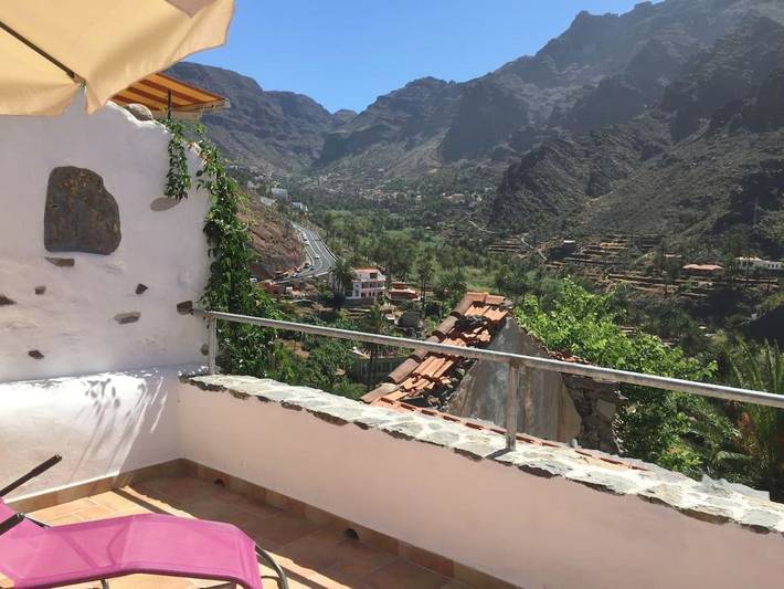 Ferienwohnung für 3 Personen, mit Terrasse und Garten in El Guro