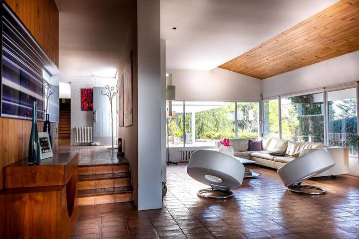 Location de vacances pour 8 personnes, avec piscine ainsi que jardin et vue, animaux acceptés à Vall-llobrega - 3