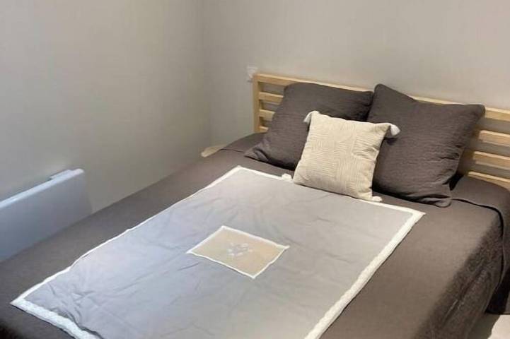 Gîte pour 4 personnes, avec balcon à Belgentier - 2