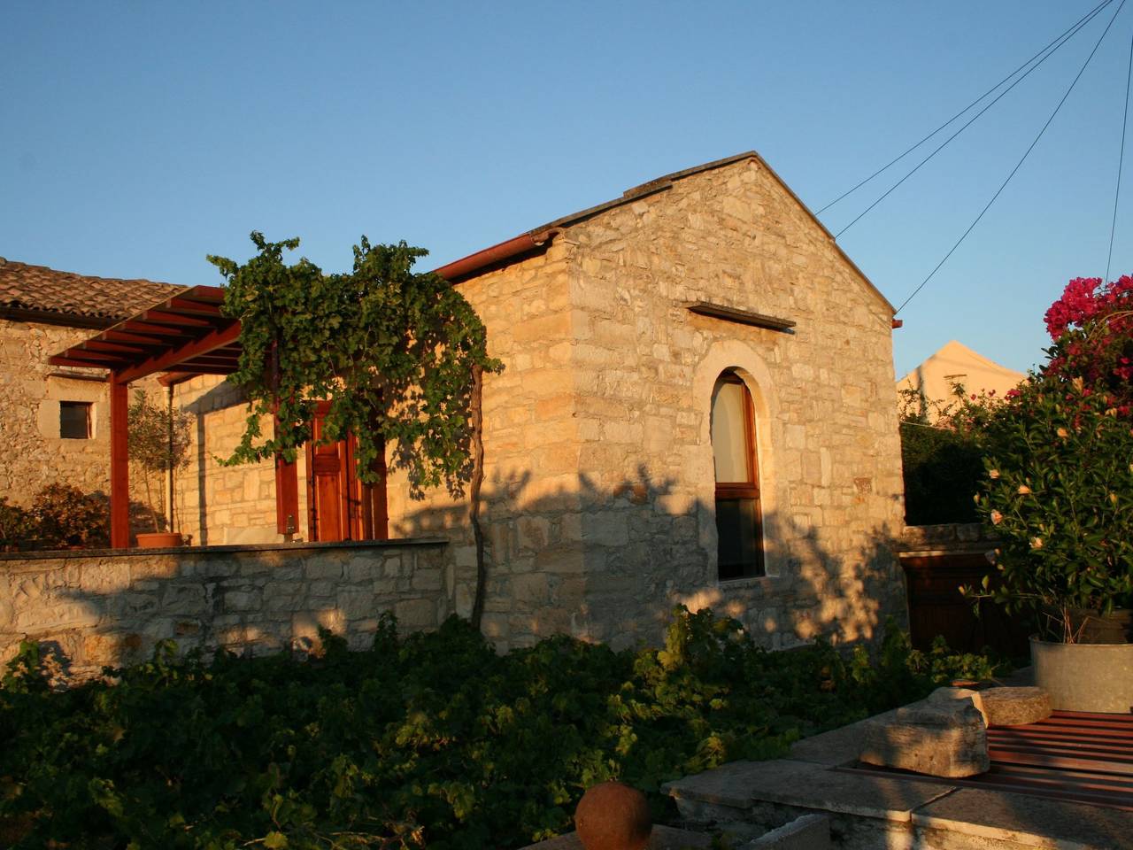 In Douliana mit Großem Balkon in Douliana, Vamos