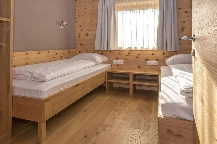 Ganze Wohnung, Gartenwohnung Deluxe - Atelier Ronacher in Treffen am Ossiacher See, Gerlitzen