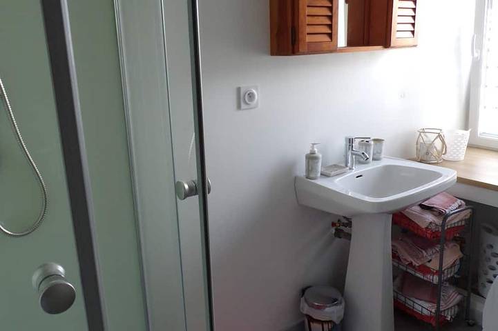 Gîte pour 3 personnes, avec terrasse et jardin dans Plage De La Banche Binic - 3