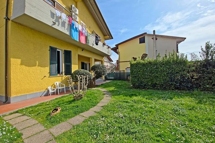 Villa pour 5 personnes, avec jardin, animaux acceptés à Massa (Italie)