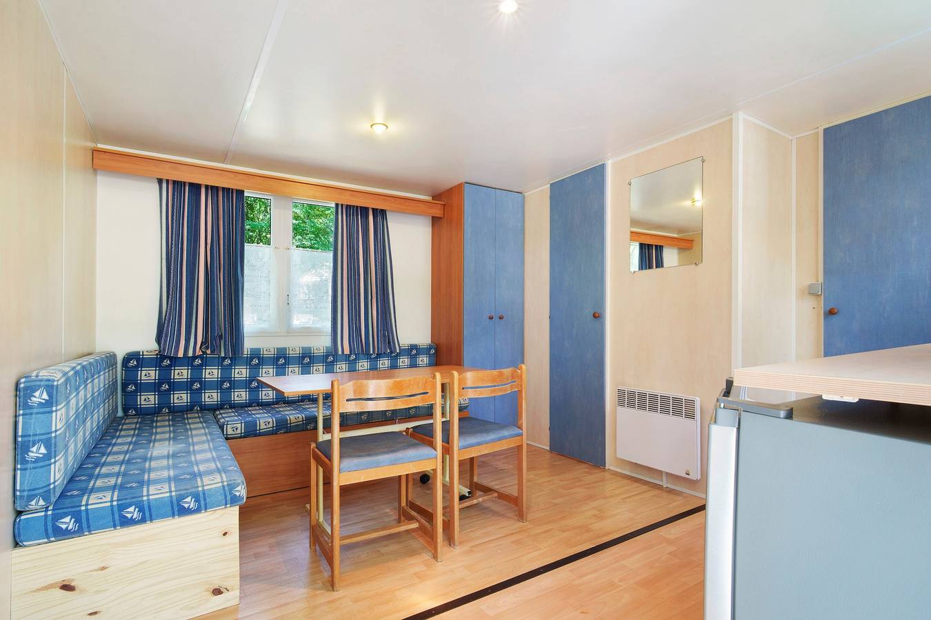 Mobil-home « Dans Village de Gîtes » avec piscine partagée in Calviac-en-Périgord, Périgord Noir
