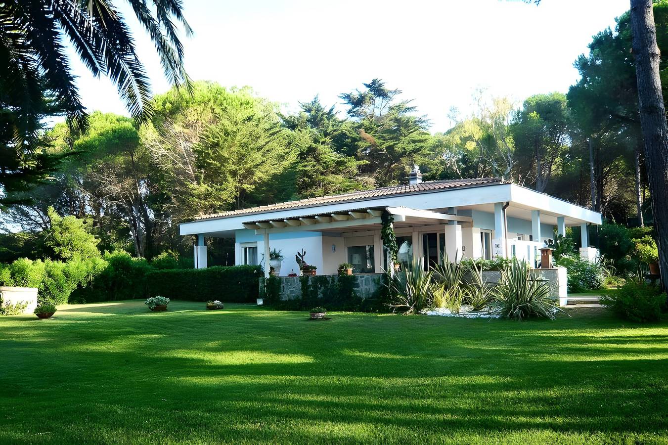 Villa surrounded by greenery with spectacular views of the Gulf of Portoferraio in Portoferraio, Elba
