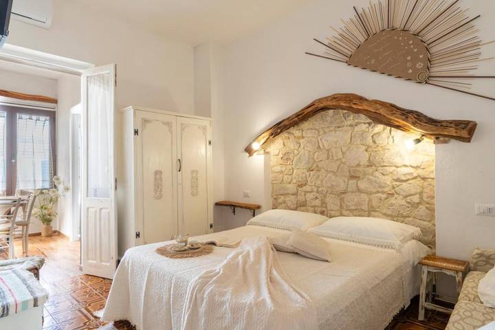 Casa vacanza per 2 persone, con panorama e giardino in Baunei