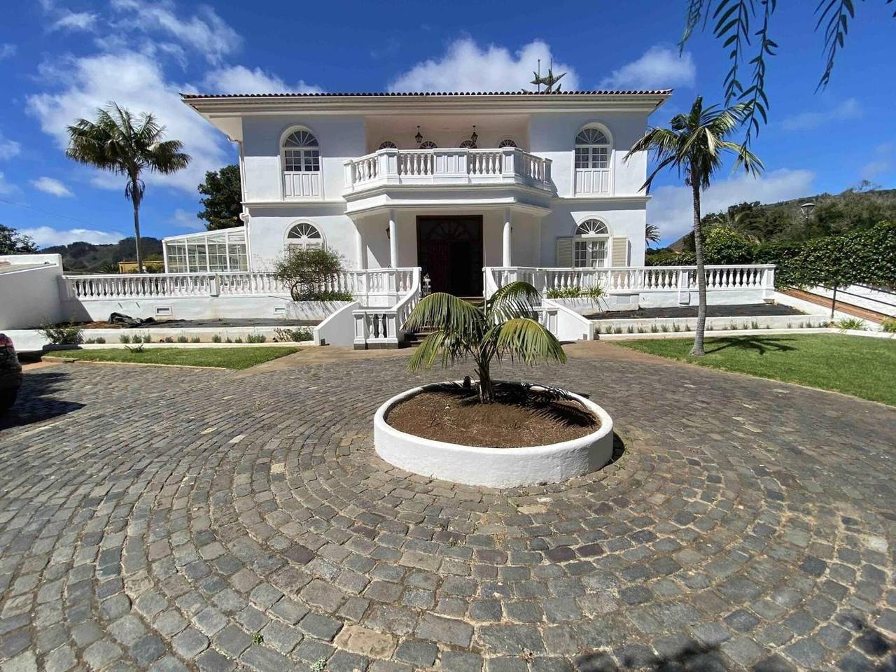 Appartement entier, Karat Villa La Florida – Élégance rénovée, design contemporain et confort exclusif in San Cristóbal de La Laguna, Tenerife du Nord