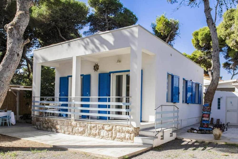 Casa Cristina, a step from Porto Pino beach in Porto Pino, Sant'Anna Arresi