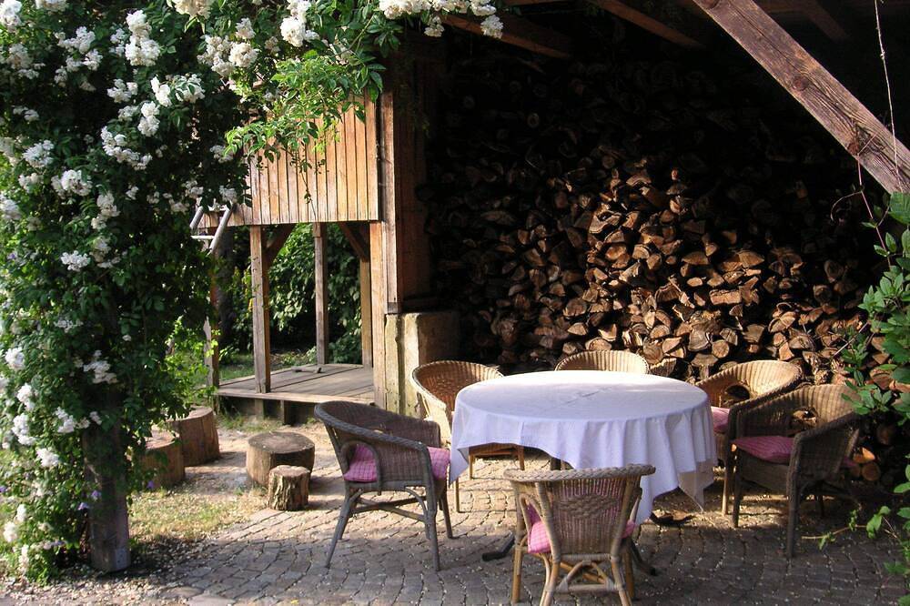 Ganze Wohnung, Stilvolle Ferienwohnung Iii auf fränkischen Obst- und Brennereihof in Leutenbach, Fränkische Schweiz