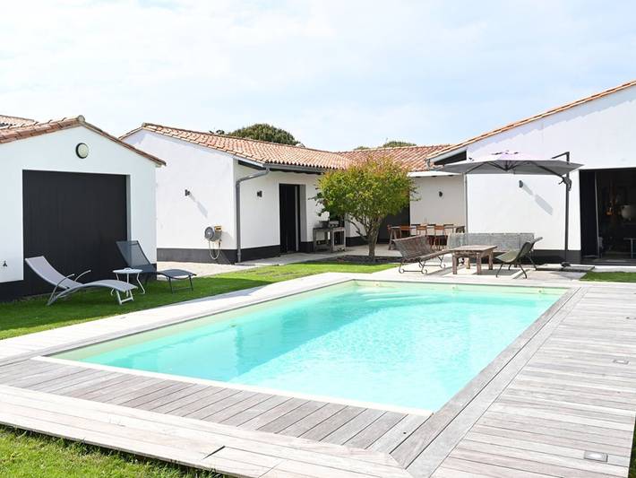 Casa espaciosa en Ile de Ré con piscina y aparcamiento privado in Ars-en-Ré, Isla de Ré
