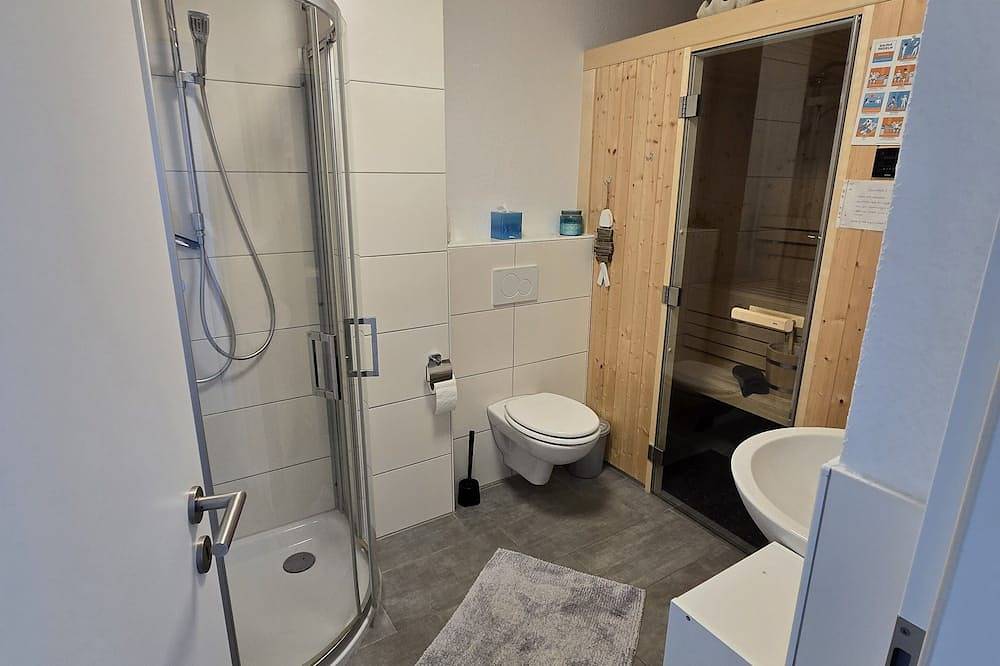 Modernes Ferienmittelhaus Wattwurm mit eigener Sauna in Tossens, Butjadingen