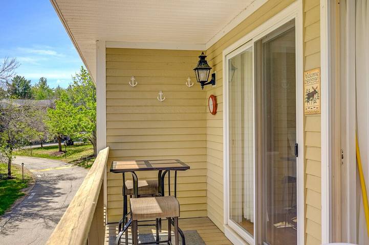 Vacation rental for 4 people, with balcony in Lake Winnipesaukee