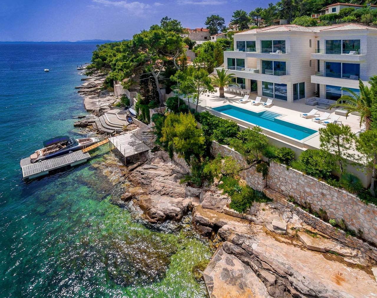 Villa Seven Sins mit Pool am Strand in Selca, Povlija, Selca und Sumartin