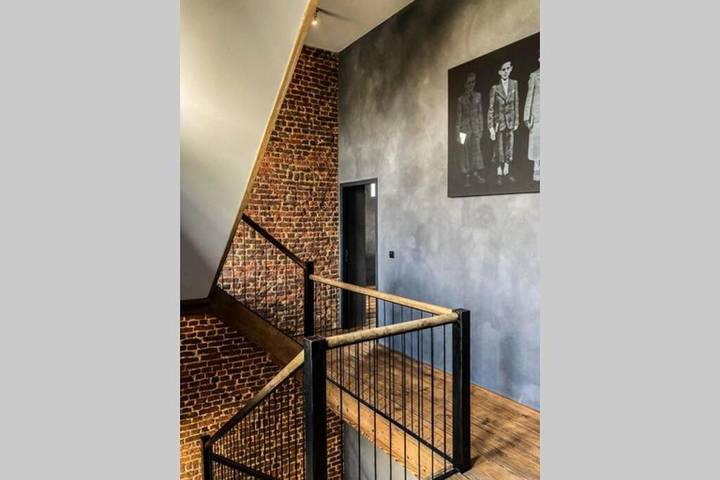 Location de vacances pour 21 personnes, avec vue ainsi que terrasse et jardin à Anhée - 2