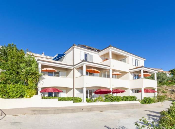 Ferienwohnung für 4 Personen, mit Garten und Meerblick