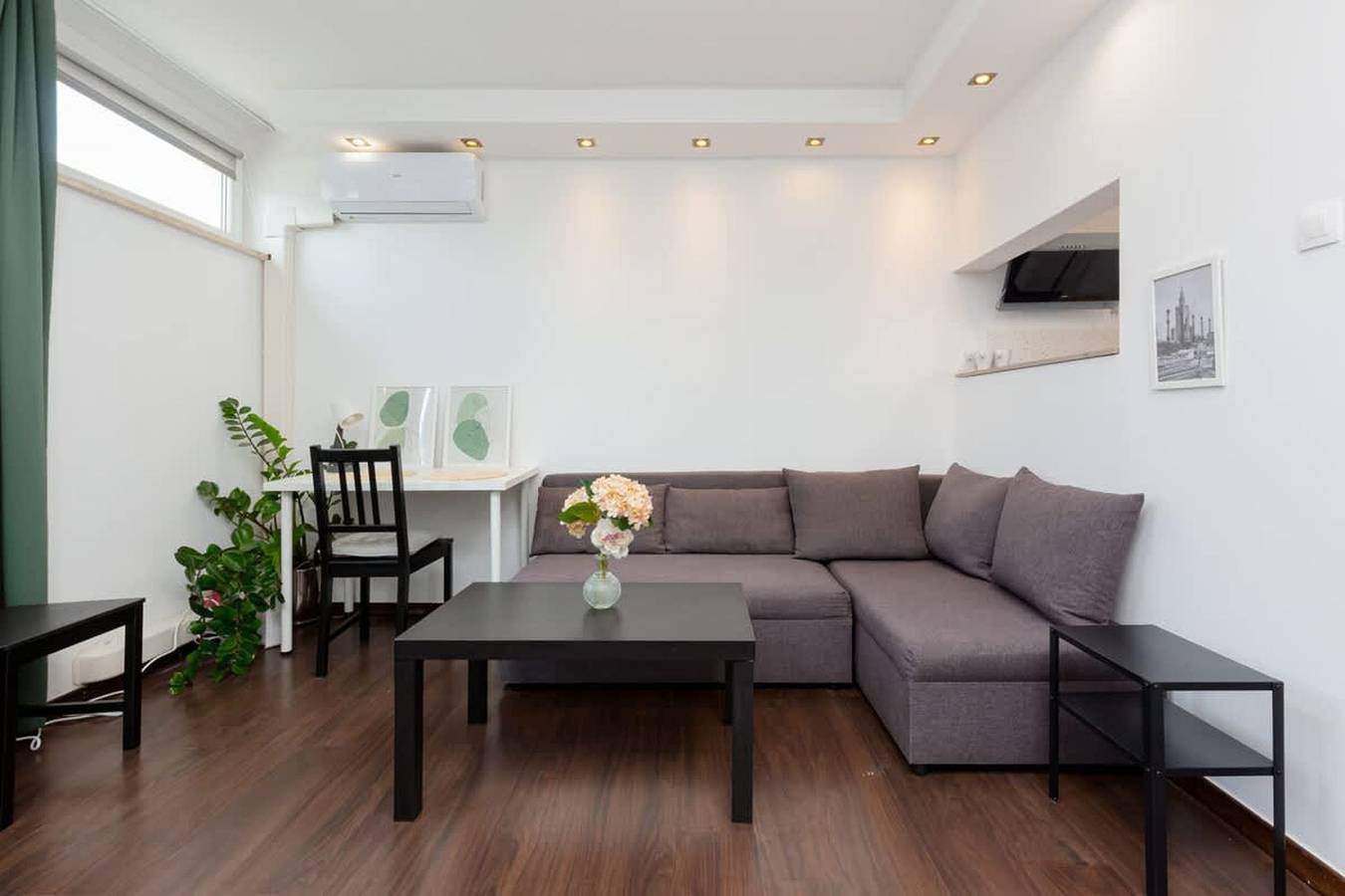 Entire studio, Grzybowska 6 10 Cozy Studio with A C Warsaw in Warsaw Śródmieście, Warsaw