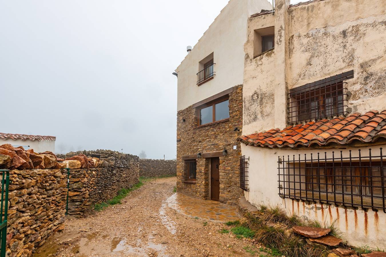 Maison rurale 'Parreta Estancia El Refugio' avec vue sur la montagne, terrasse privée et jardin privé in Villafranca del Cid, Province de Castellón