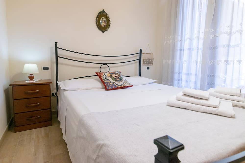 Independent holiday home 5 minutes from the seafront and the centre. in Aci Trezza, Aci Castello