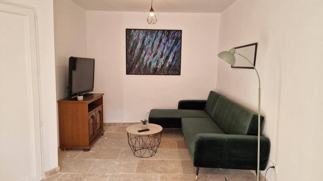 Appartement entier, Two-Bedroom Apartment in Saint-Ambroix, Parc national des Cévennes
