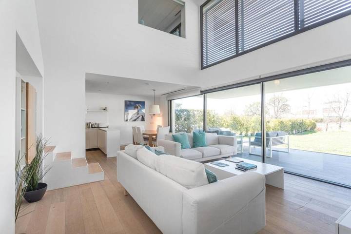 Casa rural para 9 personas, con Balcón y Terraza además de Jardín y Piscina en Riudellots de la Selva - 3
