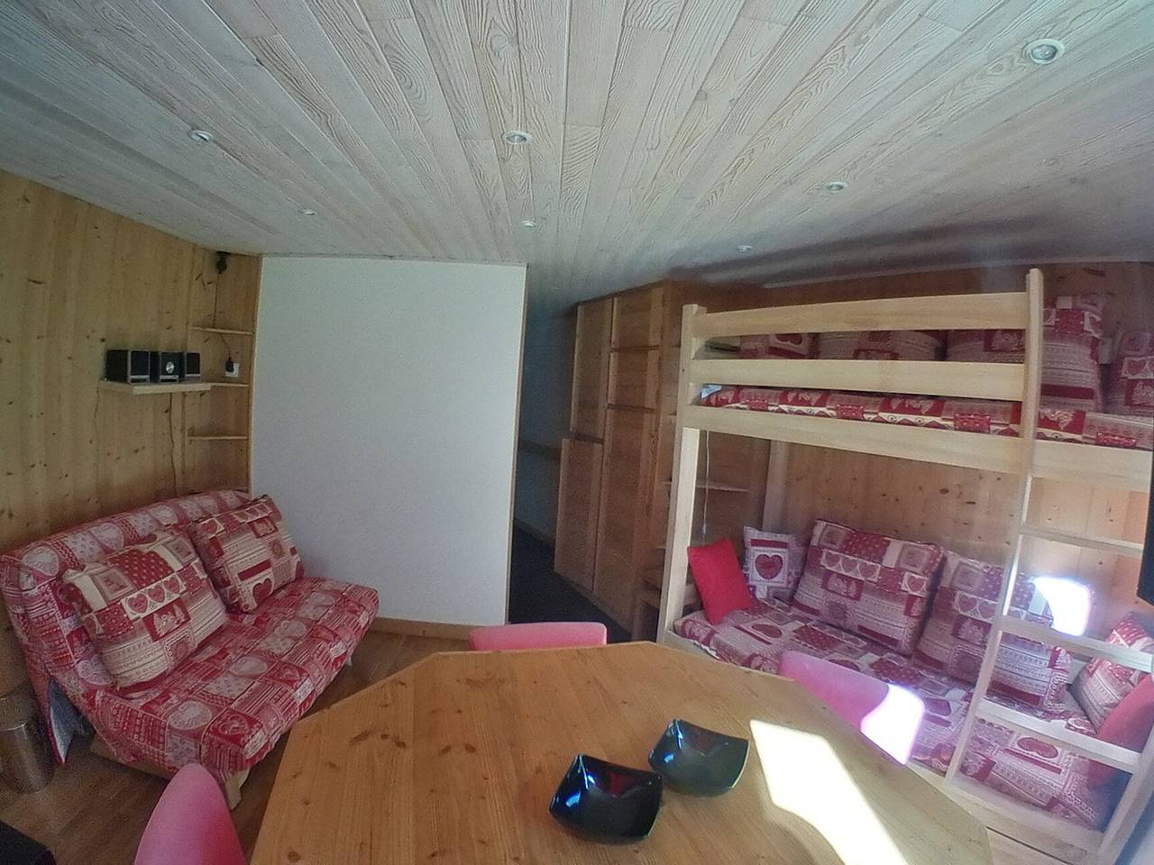 Monolocale intero, Studio for 3-4 in the heart of Avoriaz, Wifi included in Morzine, Les Portes du Soleil