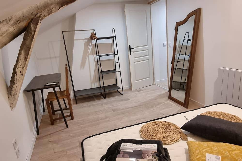 Entire apartment, L'Ethnic Chic 3* Wifi, Netflix, Disney+, Heart of Bastide in Villefranche-de-Rouergue, Massif Central