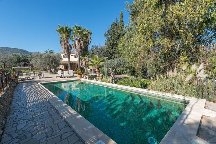 Finca für 6 Personen, mit Terrasse und Garten in Alaró