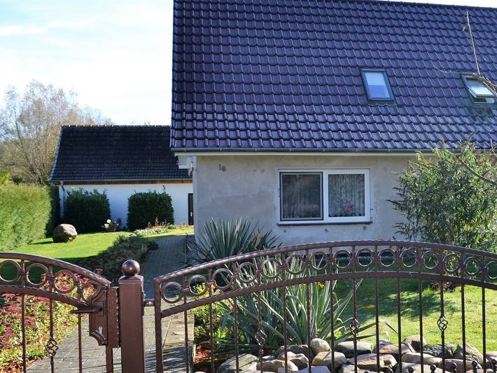 Ganze Ferienwohnung, Ferienhaus mitten in der Natur, separater Eingang, Garten - Doppelhaushälfte in Kuchelmiß, Mecklenburgische Seenplatte