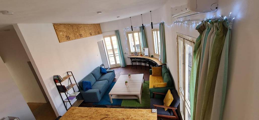 Hostel für 12 Personen, mit Balkon - 1