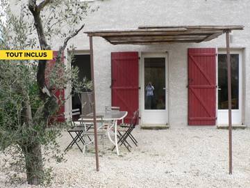 Gîte pour 6 personnes, avec jardin et piscine à Propiac