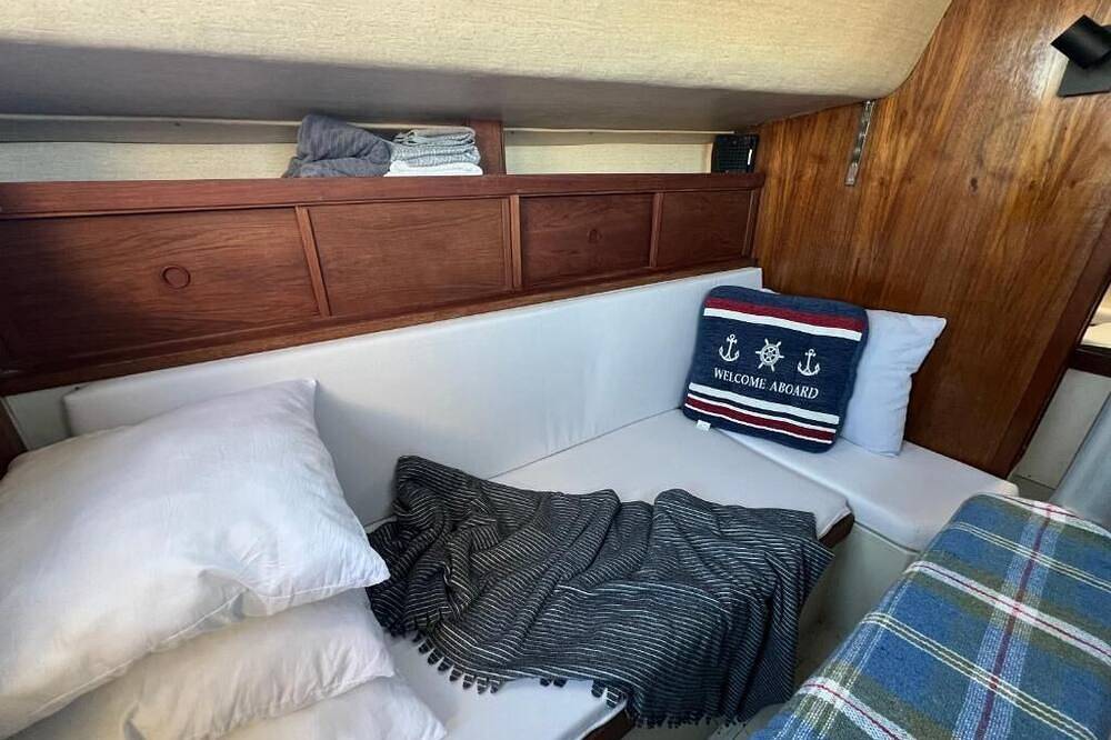 Cozy Boat Stay in Råå Marina - Unique Accommodation by the Sea in Råå, Helsingborg
