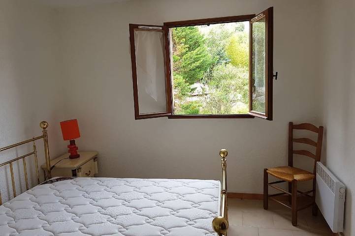 Gîte pour 4 personnes, avec terrasse à Calcatoggio - 2