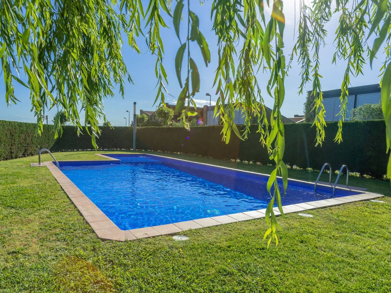 Costabravaforrent Gavarres, für 6 Personen mit Gemeinschaftspool in Albons, Costa Brava