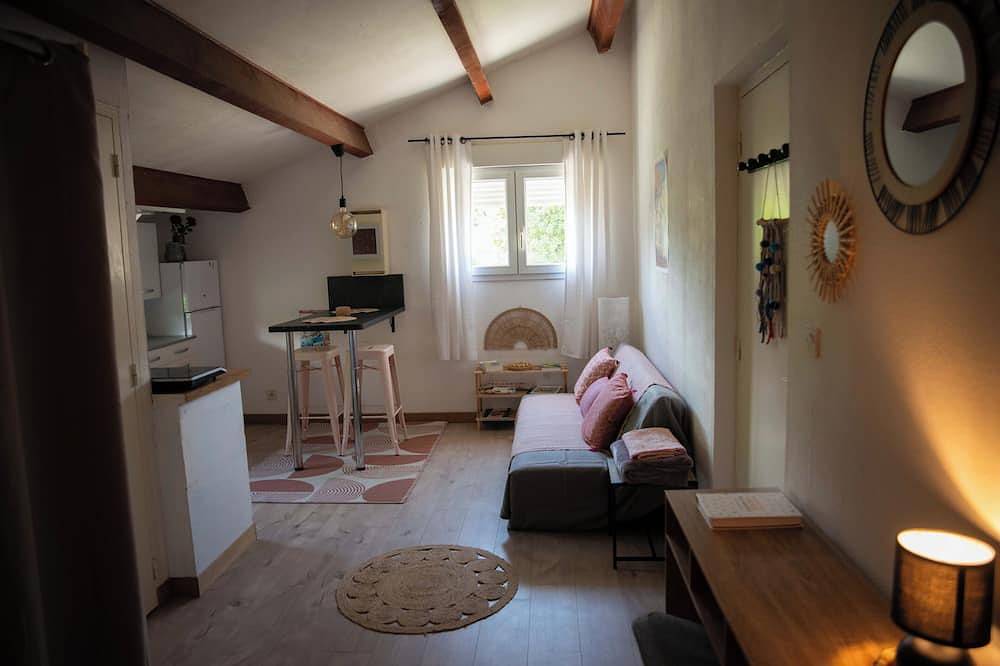 Entire apartment, Quiet, cocooning apartment 1.2km from the center. Mountain and river views nearby in Corte, Parc naturel régional de Corse