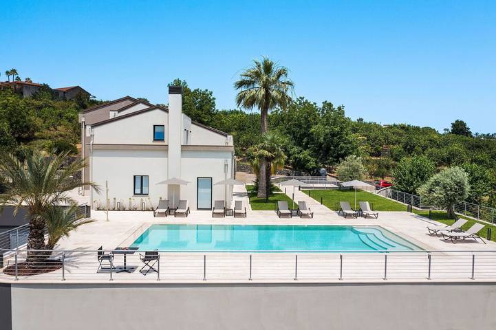 Willa dla 12 osób, z taras i basen w Etna