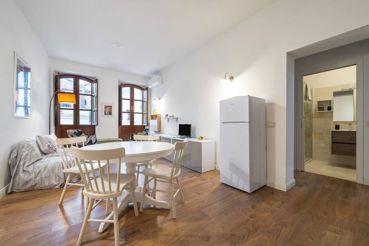 Tramonto über Sant’Efisio – Modernes Apartment mit Blick auf die Kirche in Stampace, Cagliari