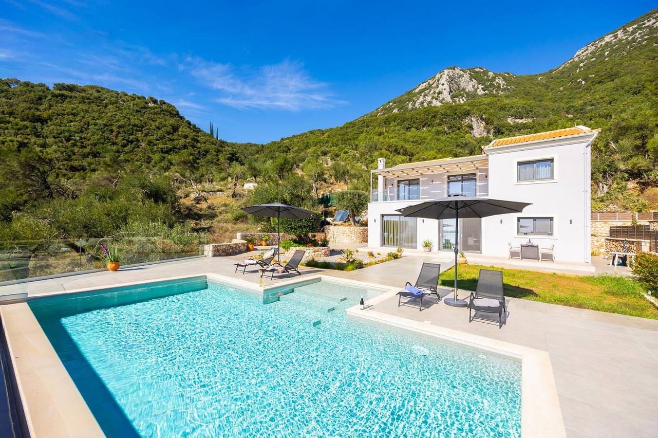 Villa pour 6 Personnes dans Mparmpati, Corfou