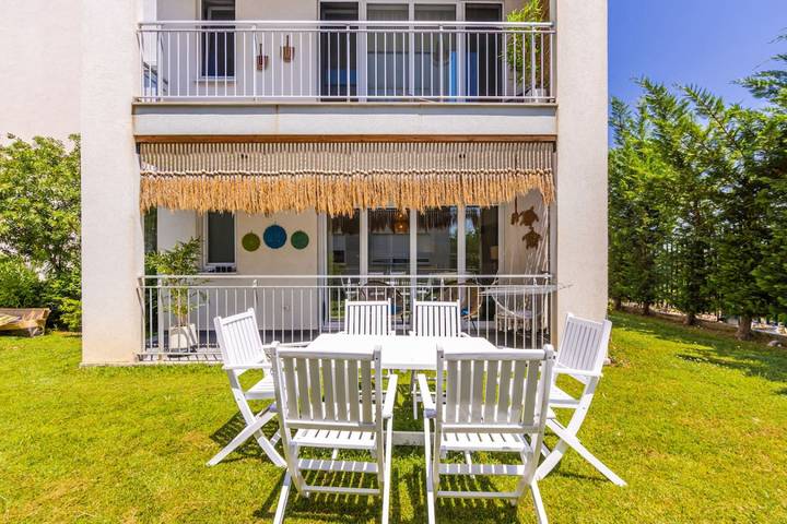Gîte pour 5 personnes, avec balcon ainsi que piscine et jardin dans Lezhë - 2