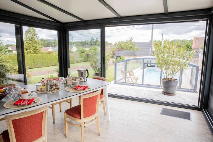 Le Clos 'Majanpie' con piscina privada, Wi-Fi y aire acondicionado in Meusnes, Región de Romorantin-Lanthenay