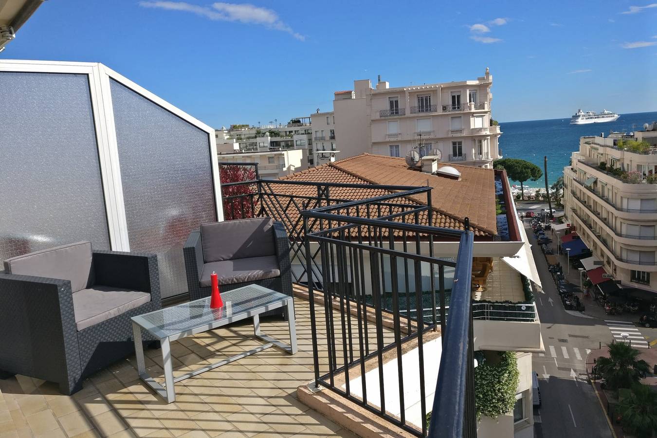 Appartement entier, Studio dernier étage avec terrasse sur splendide vue mer in Cannes, Région de Cannes