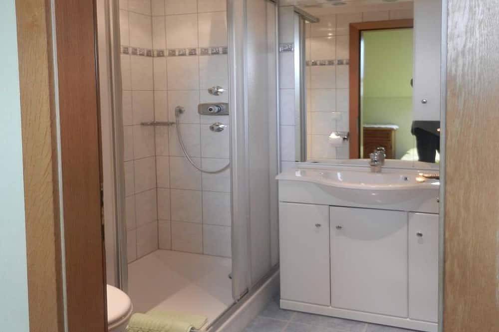 Vierbettzimmer mit Dusche, Wc - Pension Moosgierler in Edlbach, Kirchdorf an der Krems (Bezirk)