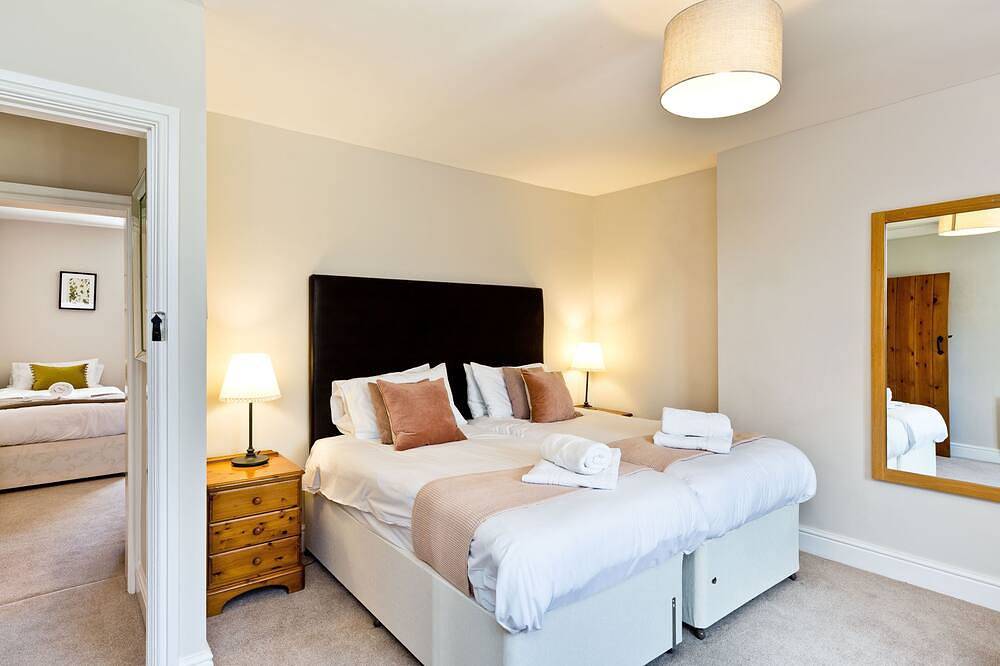 Entire apartment, The Farmhouse | Near Carsington Reservoir in Brassington, Derbyshire