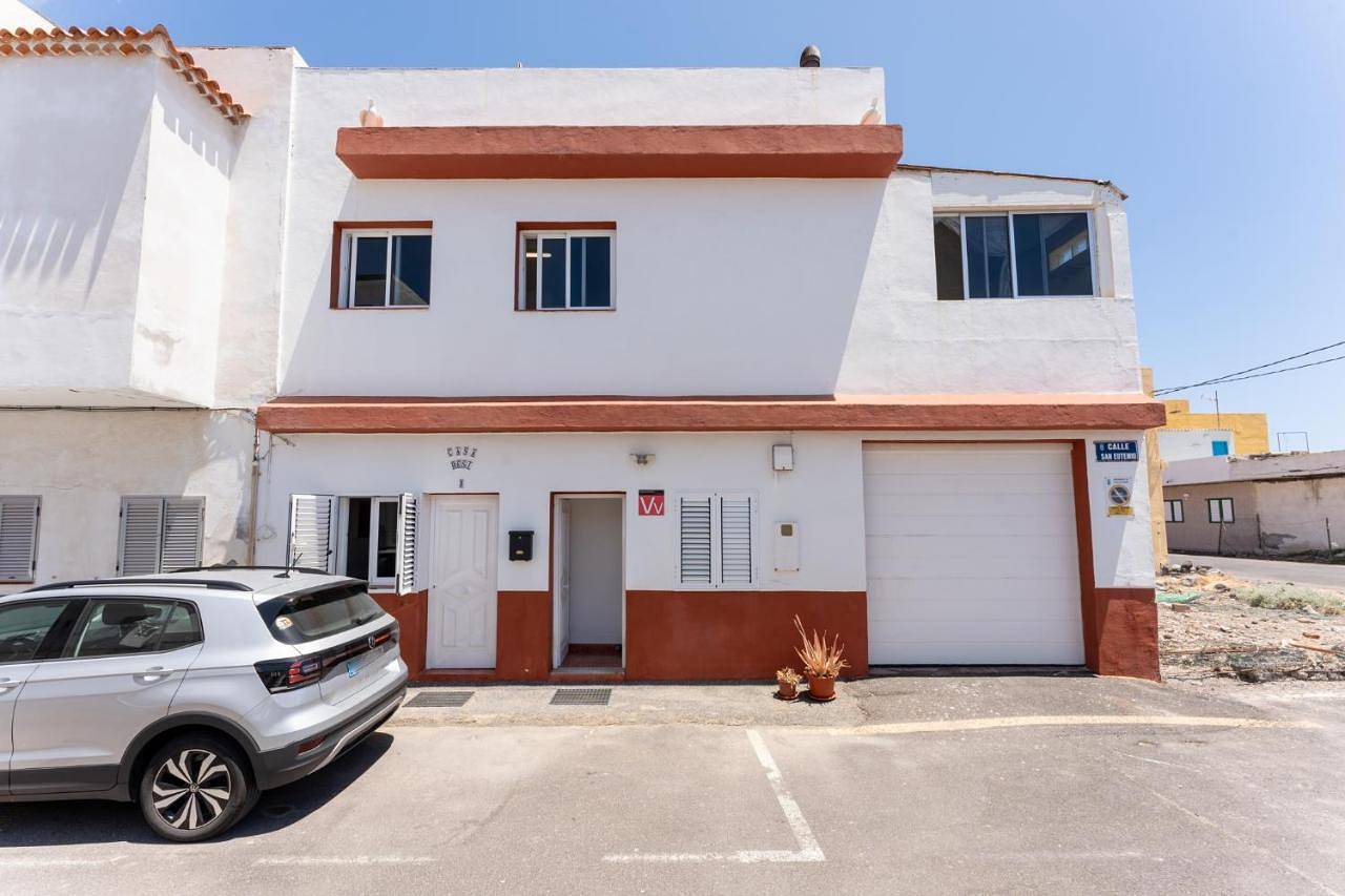 Casa Resi in Playa del Río (Granadilla de Abona), Arico