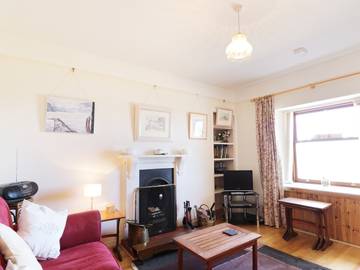 Log Cabin for 2 People in Pennan, Aberdeenshire, Photo 3