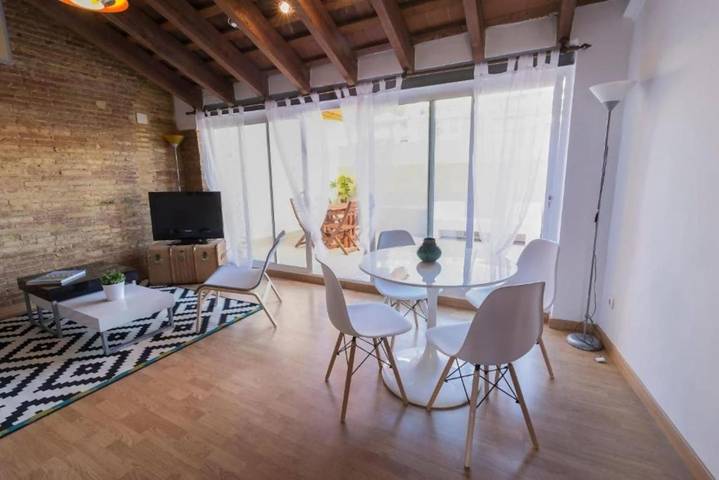 Apartamento para 5 personas, con terraza, Se admiten mascotas en Ruzafa