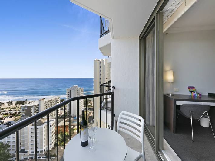 Ganze Wohnung, 2-Bett-Studio mit Meerblick im Herzen von Surfers in Surfers Paradise, Gold Coast City