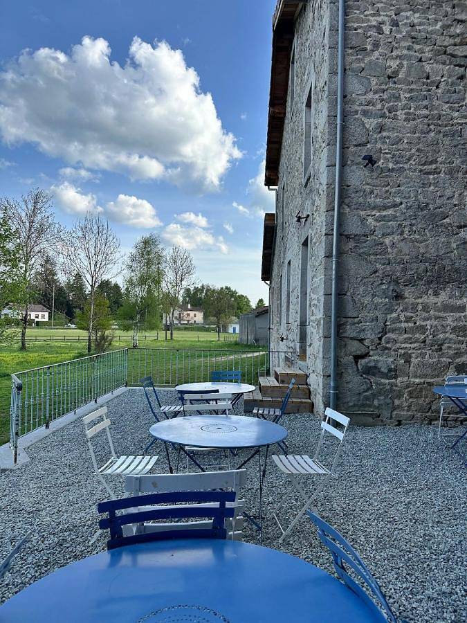 Location de vacances pour 8 personnes, avec Terrasse ainsi que Jardin et Vue à Vollore-Montagne - 3